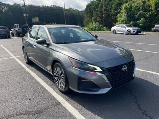 Used 2024 Nissan Altima 2.5 SV image 1
