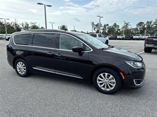 Used 2018 Chrysler Pacifica Touring-L Plus image 1