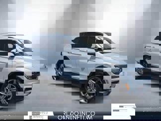 Used 2018 Volkswagen Tiguan SEL Premium image 1