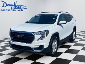 Used 2022 GMC Terrain SLE w/ Driver Convenience Package image 1