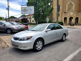 Used 2002 Toyota Camry LE image 1