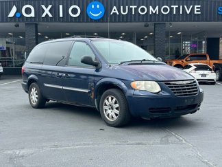 Used 2005 Chrysler Town & Country Touring w/ Trailer Tow Group image 1