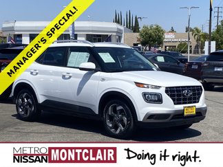 Used 2023 Hyundai Venue SEL image 1