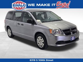 Used 2019 Dodge Grand Caravan SE w/ UConnect Hands-Free Group image 1