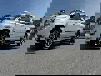 Used 2018 GMC Yukon Denali image 1