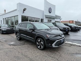 New 2025 Volkswagen Taos SE image 1