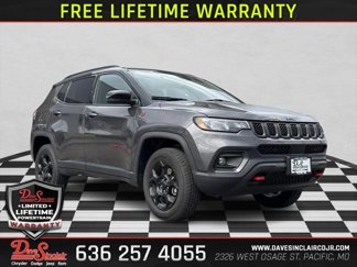 Used 2024 Jeep Compass Trailhawk image 1