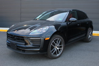Certified 2024 Porsche Macan image 1