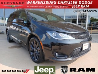 Used 2020 Chrysler Pacifica Touring-L w/ S Appearance Package image 1