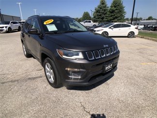 Used 2019 Jeep Compass Latitude w/ Cold Weather Group image 1