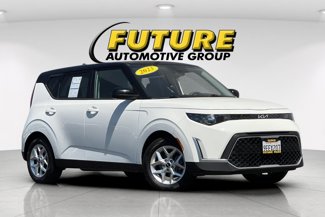 Used 2023 Kia Soul S image 1