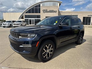 Used 2023 Jeep Grand Cherokee Limited image 1