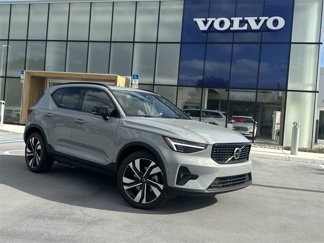 New 2025 Volvo XC40 B5 Plus w/ Protection Package Premier video 1