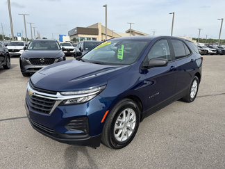Used 2023 Chevrolet Equinox LS w/ LS Convenience Package image 1
