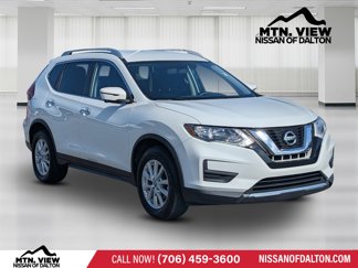 Used 2017 Nissan Rogue SV image 1