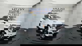 Used 2024 GMC Terrain SLT image 1