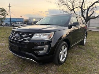 Used 2017 Ford Explorer XLT image 1