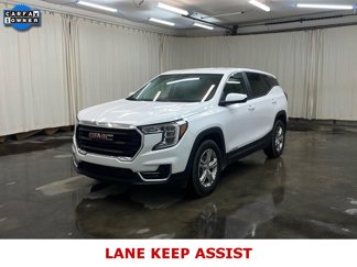 Used 2024 GMC Terrain SLE image 1
