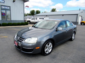 Used 2009 Volkswagen Jetta SEL image 1