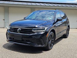 Used 2022 Volkswagen Tiguan SE R-Line image 1