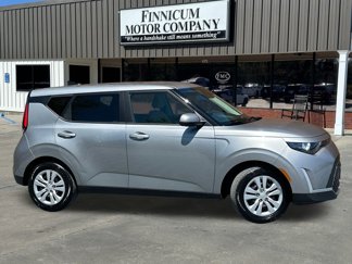 Used 2024 Kia Soul LX image 1