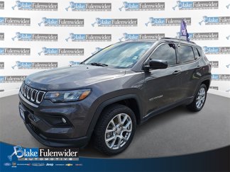 Used 2023 Jeep Compass Latitude image 1