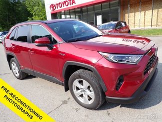 Used 2021 Toyota RAV4 XLE image 1