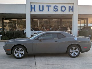 Used 2019 Dodge Challenger SXT image 1