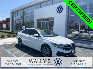 Used 2023 Volkswagen Jetta SE image 1