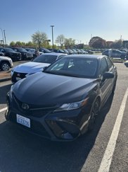 Certified 2019 Toyota Camry SE image 1