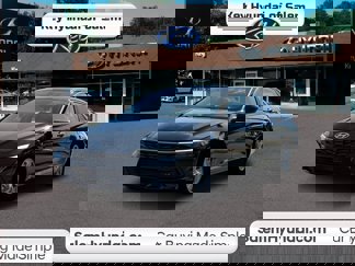New 2025 Hyundai Elantra SE image 1