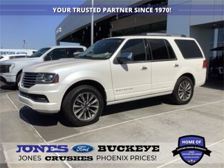Used 2017 Lincoln Navigator Select image 1
