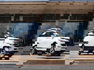 Used 2018 Chevrolet Equinox LT image 1