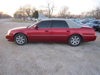 Used 2006 Cadillac DTS Luxury I w/ Sun And Sound Package image 1