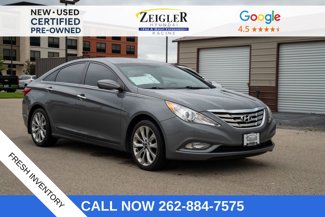 Used 2013 Hyundai Sonata SE image 1