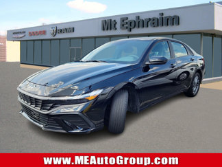Used 2024 Hyundai Elantra SEL image 1
