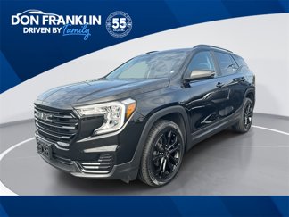 Used 2022 GMC Terrain SLE w/ Driver Convenience Package image 1