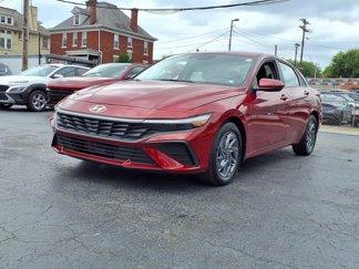 Used 2024 Hyundai Elantra Blue image 1
