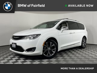 Used 2017 Chrysler Pacifica Limited image 1