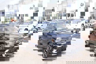 New 2025 Volkswagen Taos SEL image 1