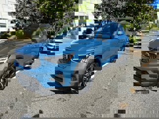 Used 2025 Volvo XC40 B5 Core image 1