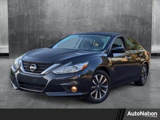 Used 2017 Nissan Altima 2.5 SV image 1