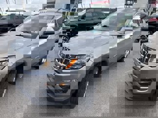 Used 2019 Jeep Compass Latitude w/ Cold Weather Group image 1
