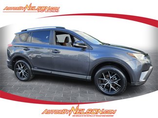 Used 2018 Toyota RAV4 SE image 1