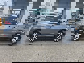 Used 2020 Nissan Rogue S image 1