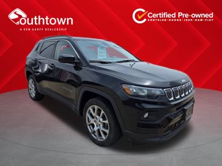 Used 2022 Jeep Compass Latitude image 1