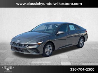 New 2025 Hyundai Elantra SE image 1