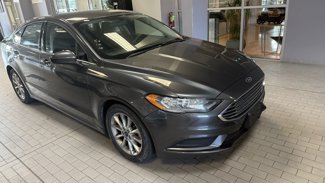 Used 2017 Ford Fusion SE w/ Fusion SE Technology Package image 1