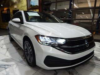 Used 2024 Volkswagen Jetta SE image 1