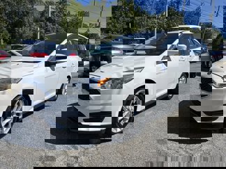 Used 2017 Ford Focus SE image 1